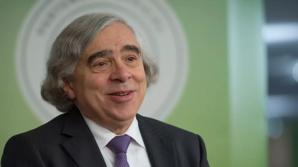 Obama energy secretary on blackouts, campaign scrutiny